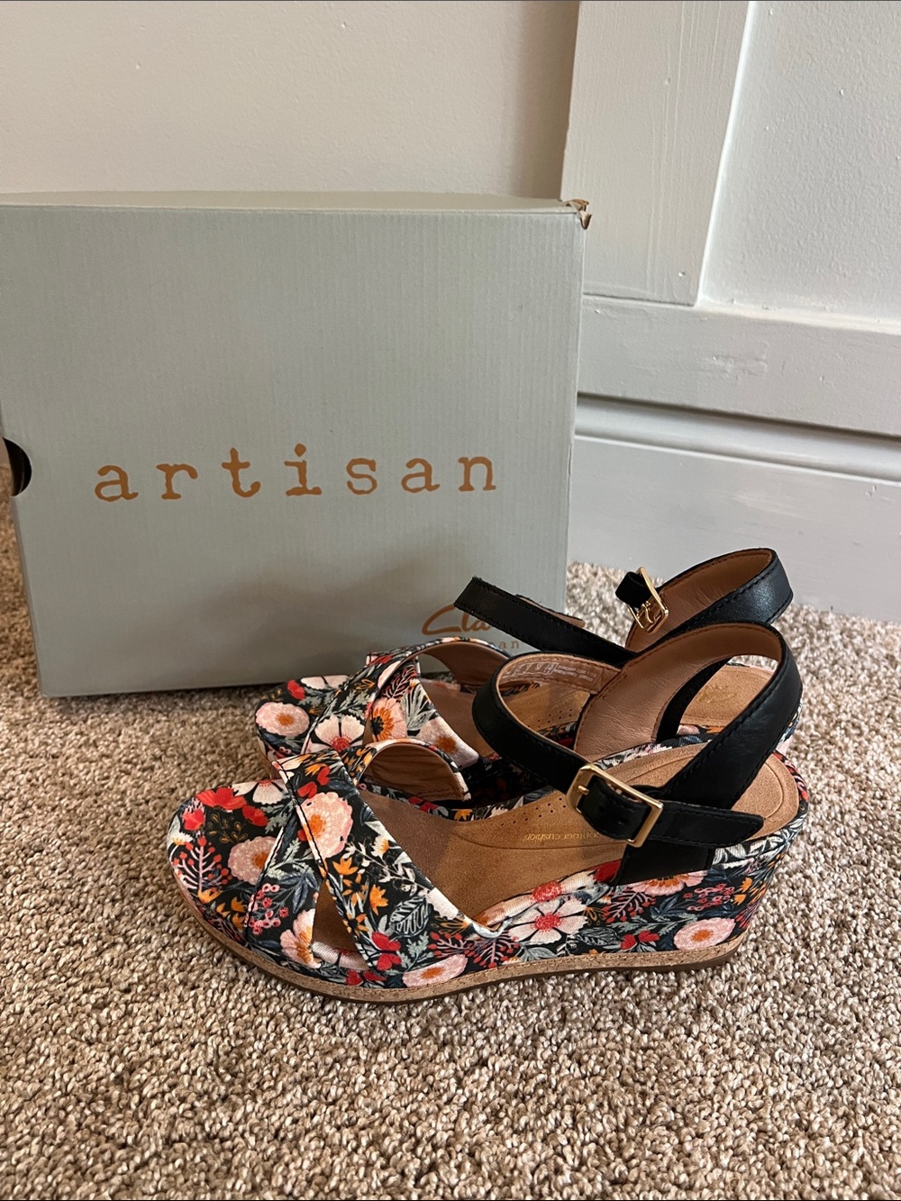 Artisan Black Floral Wedge Sandals with Multicolor Blooms - Picture 2 of 6